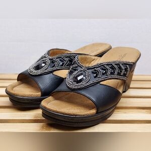 Natural Soul Womens Black Wedge Sandals Size 10M